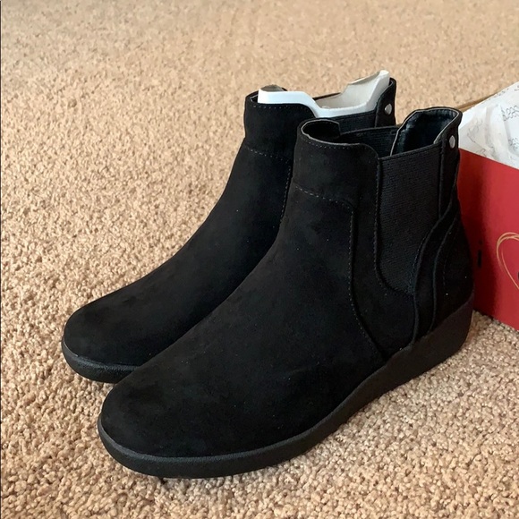 Brand new black booties size 6 1/2 - Picture 1 of 4